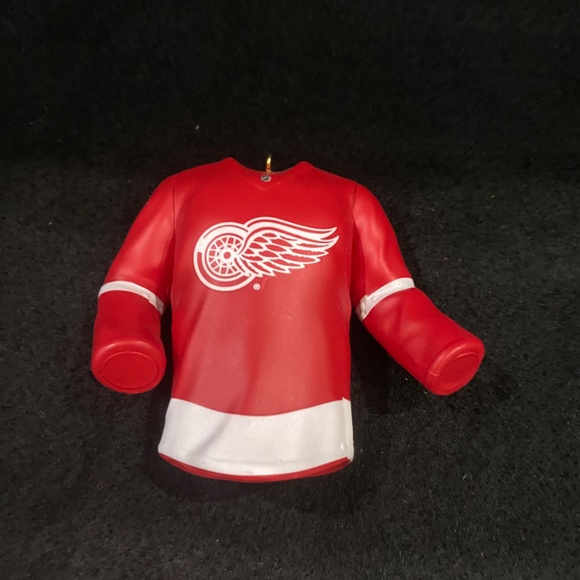 NHL 2017 Detroit Red Wings , Hallmark Ornament - Picture 3 of 7